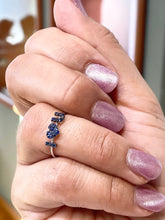 Carica l'immagine nel visualizzatore di Gallery, Anello in oro bianco "I love you"
